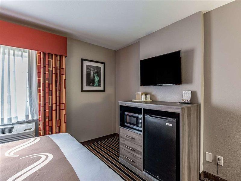 Quality Suites I-44 Талса Екстер'єр фото