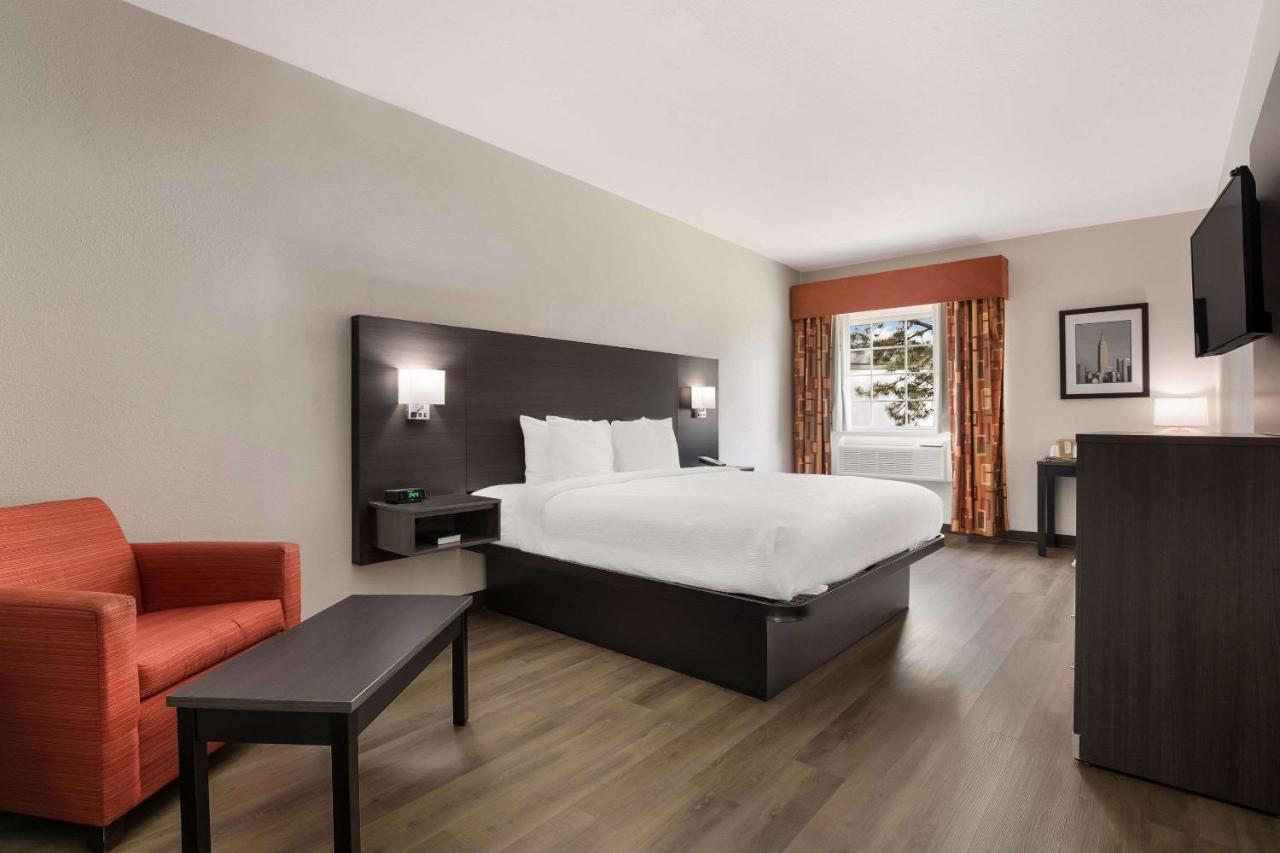 Quality Suites I-44 Талса Екстер'єр фото