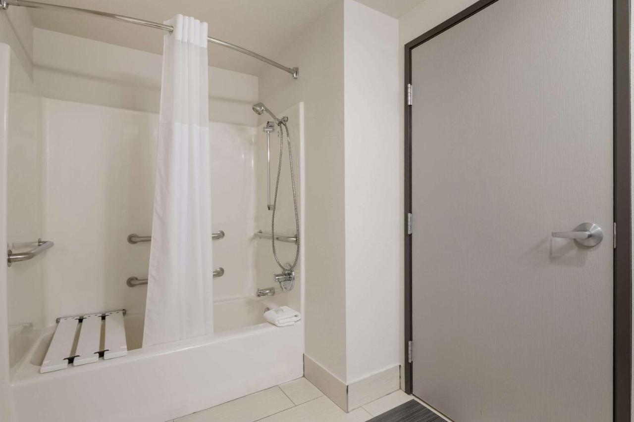 Quality Suites I-44 Талса Екстер'єр фото