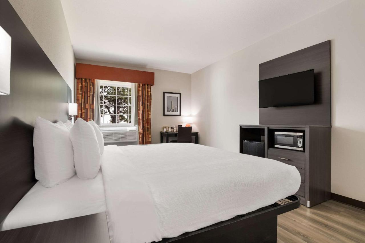 Quality Suites I-44 Талса Екстер'єр фото