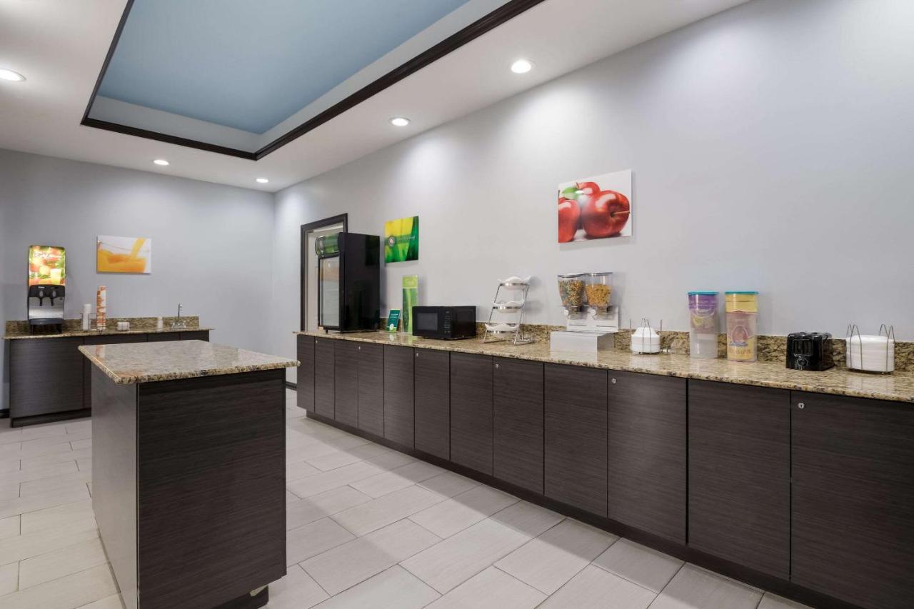 Quality Suites I-44 Талса Екстер'єр фото